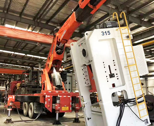 龙马潭附近随车吊出租，轻松解决运输难题