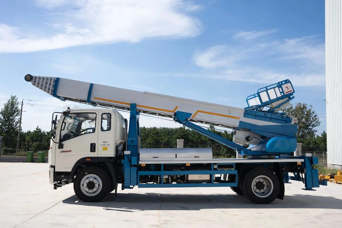 龙马潭云梯上料车租赁费用