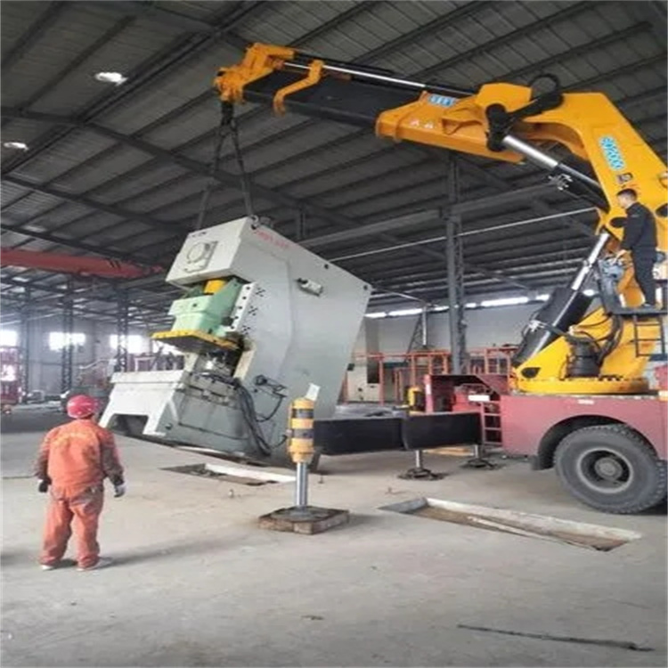 龙马潭80吨折臂吊车出租附近电话