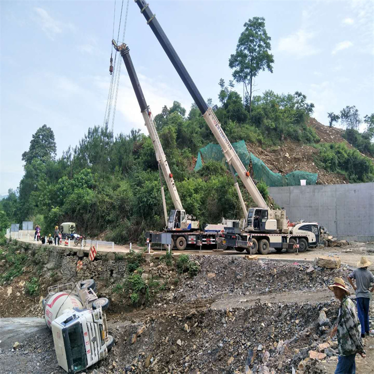 龙马潭汽车掉沟里叫吊车救援要多少钱