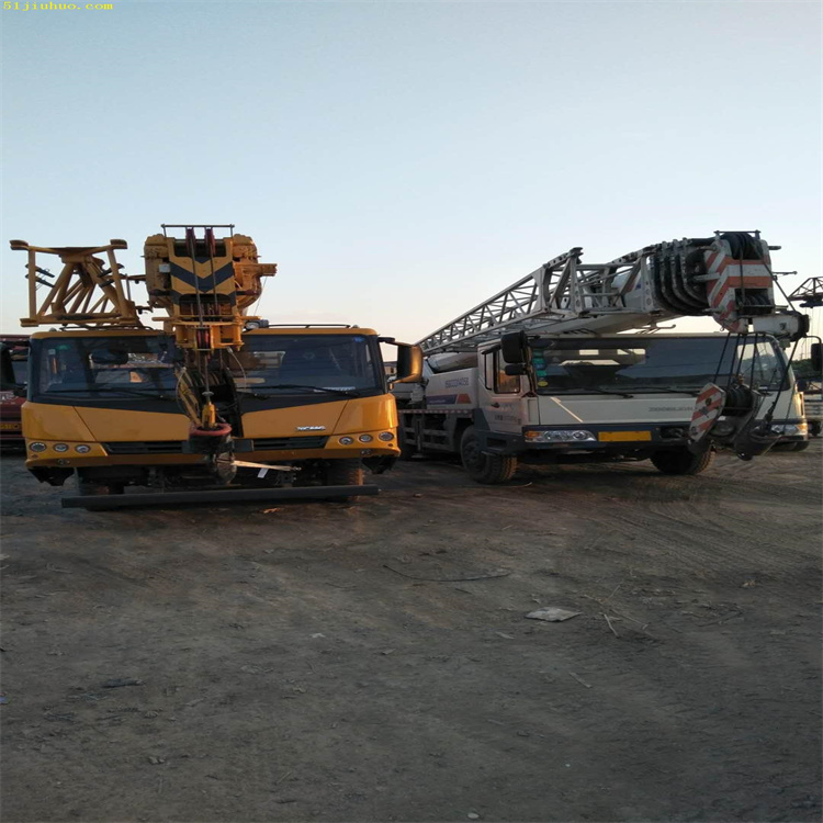 龙马潭吊车吊挖机正确办法