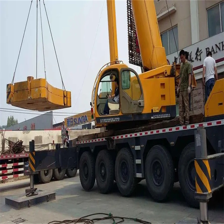 龙马潭吊车怎么吊玻璃